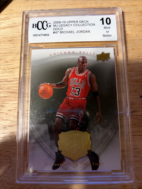 Upper Deck Other - Gold Foil Legacy Basketball Trading Card - Red